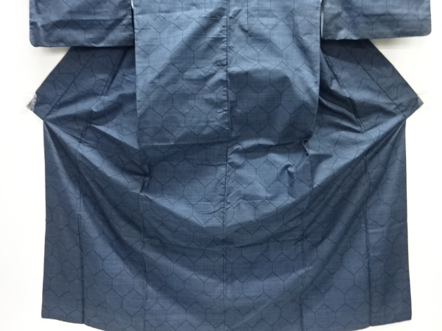  亀甲模様織出し本場泥大島紬着物（5マルキ）